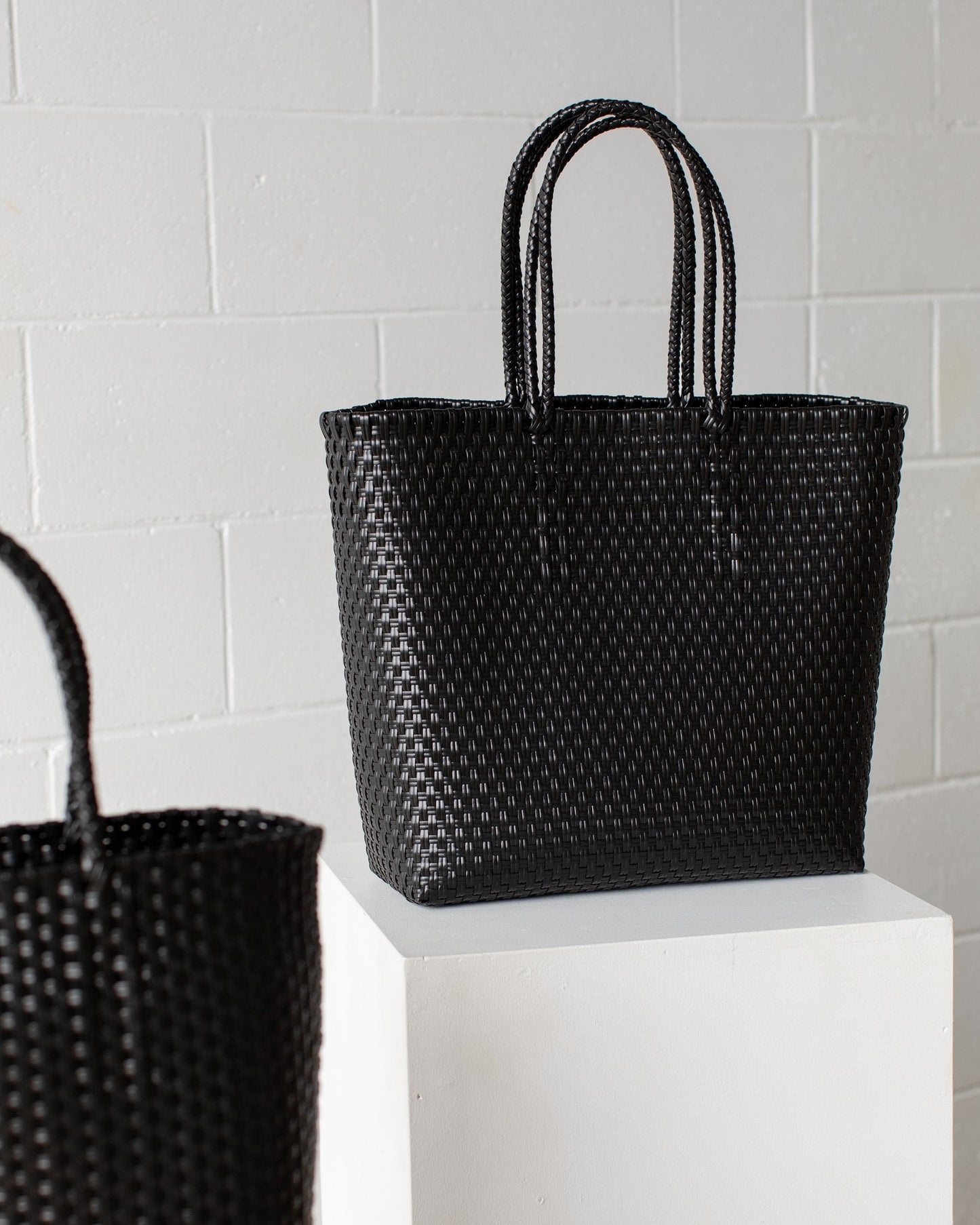 PRE ORDER: Eco Traveller - Nera